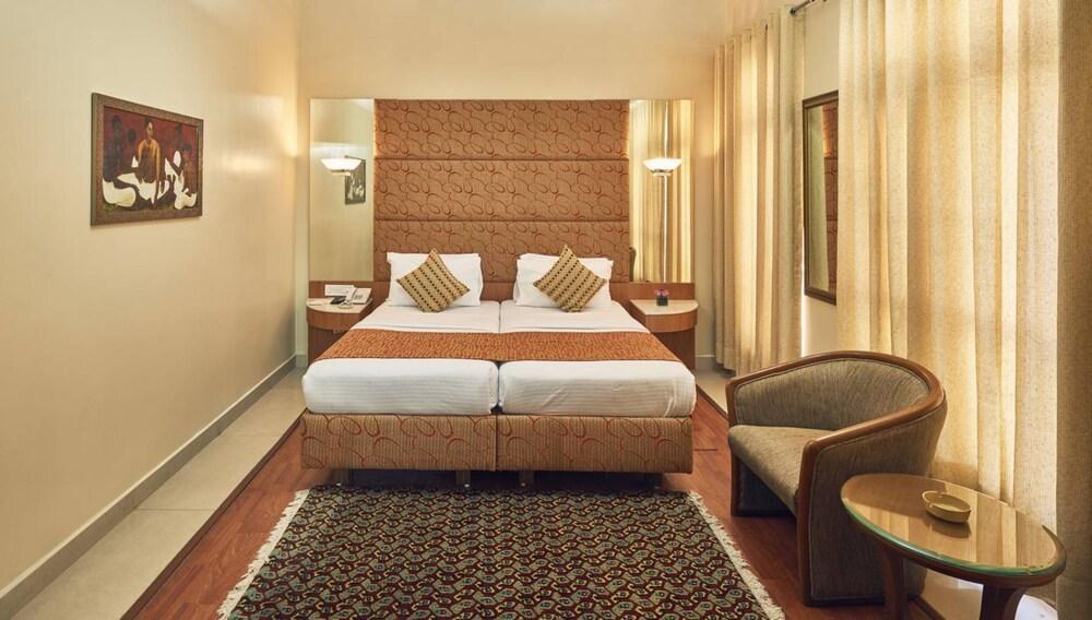 Astoria Hotel Mumbai Exterior foto