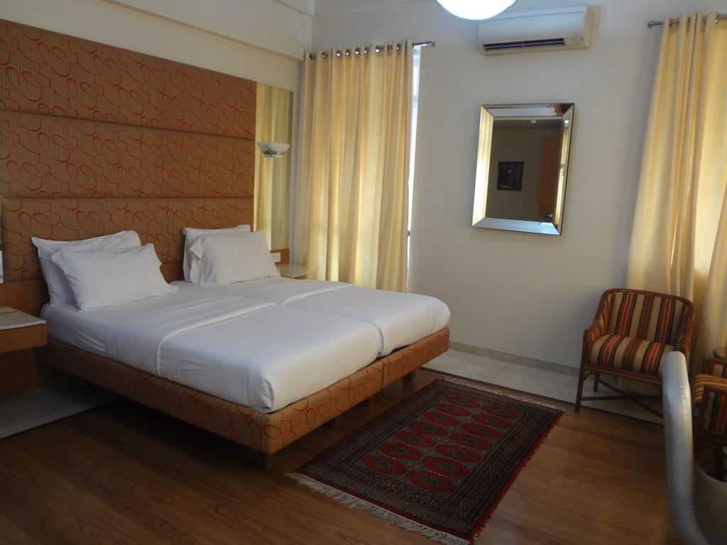 Astoria Hotel Mumbai Exterior foto
