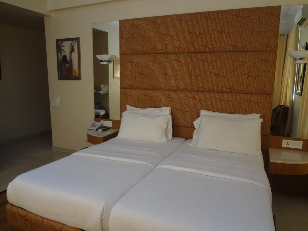 Astoria Hotel Mumbai Exterior foto